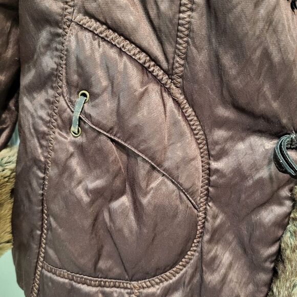 Metallic and Faux Fur Jacket Size Medium - Picture 3 of 7